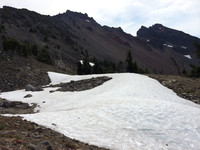 Snow along the trail to the northwest ridge of Broken Top
