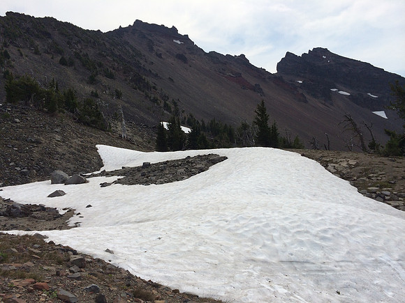 Snow along the trail to the northwest ridge of Broken Top